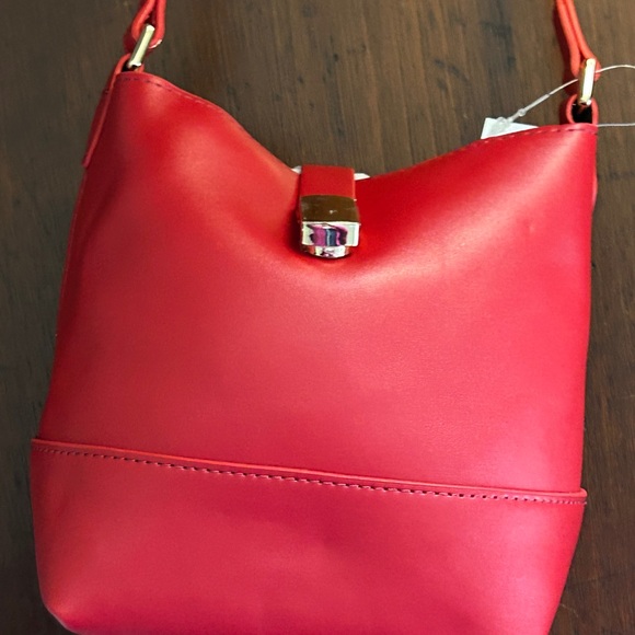 Red Hot Mini Bucket Bag New With Tags Crossbody Red Smooth Leather Look - Picture 3 of 16